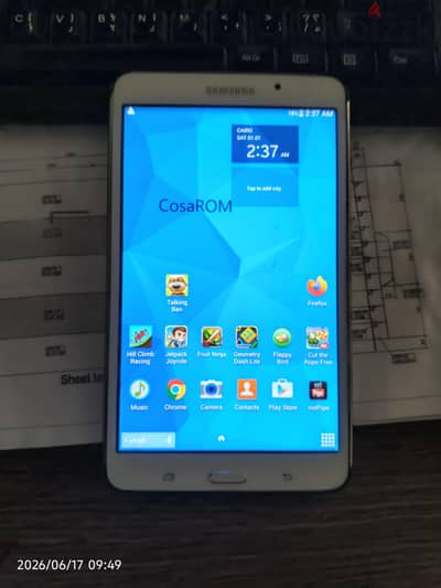 samsung tab 4 wifi فقط 8 جيجا و 1.5 رام بعلبته