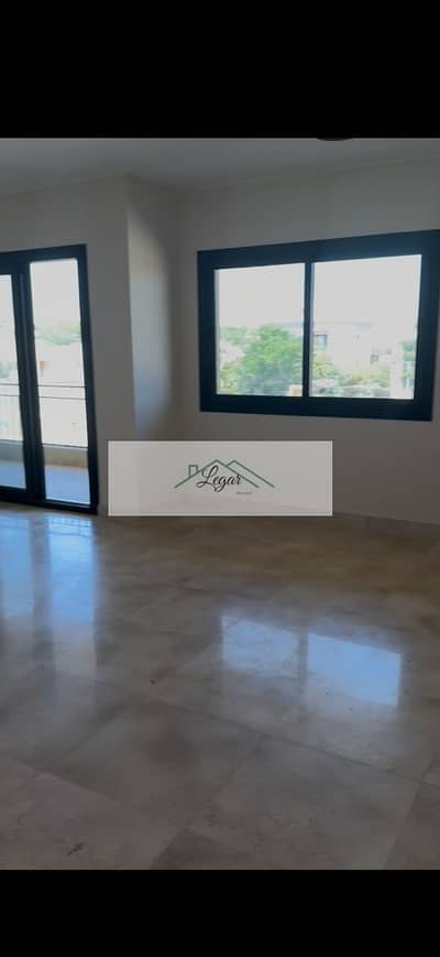 Apartment for rent, 205 sq m, super deluxe finishing, at a bargain price in O West Compound.