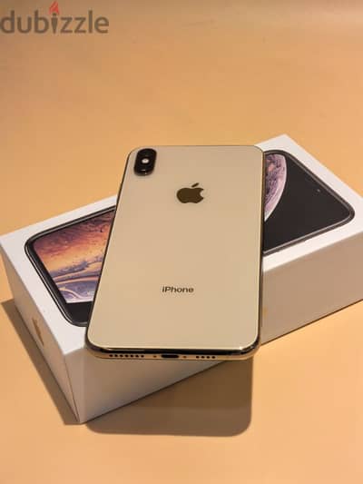 iPhone xs max بحاله الزيرو