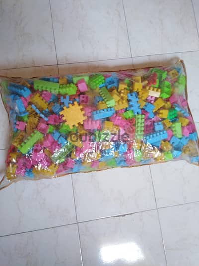 مكعبات بناء للأطفال