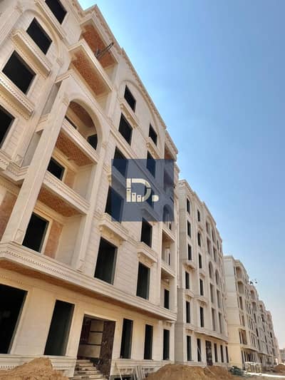 استلام فوري في جرين سيتي! شقة 164م، 3 غرف، واجهة أمامية مميزة، بمقدم 15% فقط وتقسيط حتى 8 سنوات داخل كمبوند متكامل الخدمات