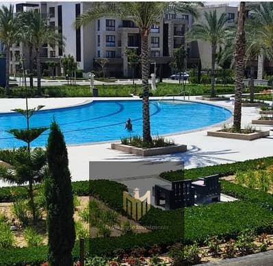 شاليه للايجار في المارينا يطل علي حمام السباحه بكمبوند مراسي - الساحل الشمالي