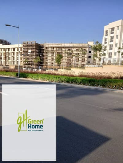 شقة  فيو مميزة على جولف 14 تشطيب كامل التكييفات شاملة للبيع في أب تاون كايرو  Uptown Cairo