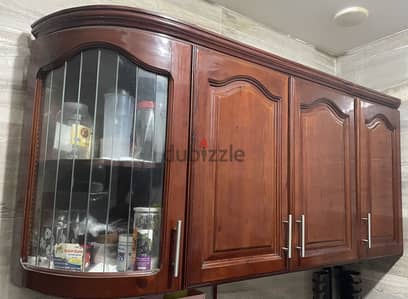 مطبخ خشب طبيعي كلاسيك للبيع بداعي التجديد