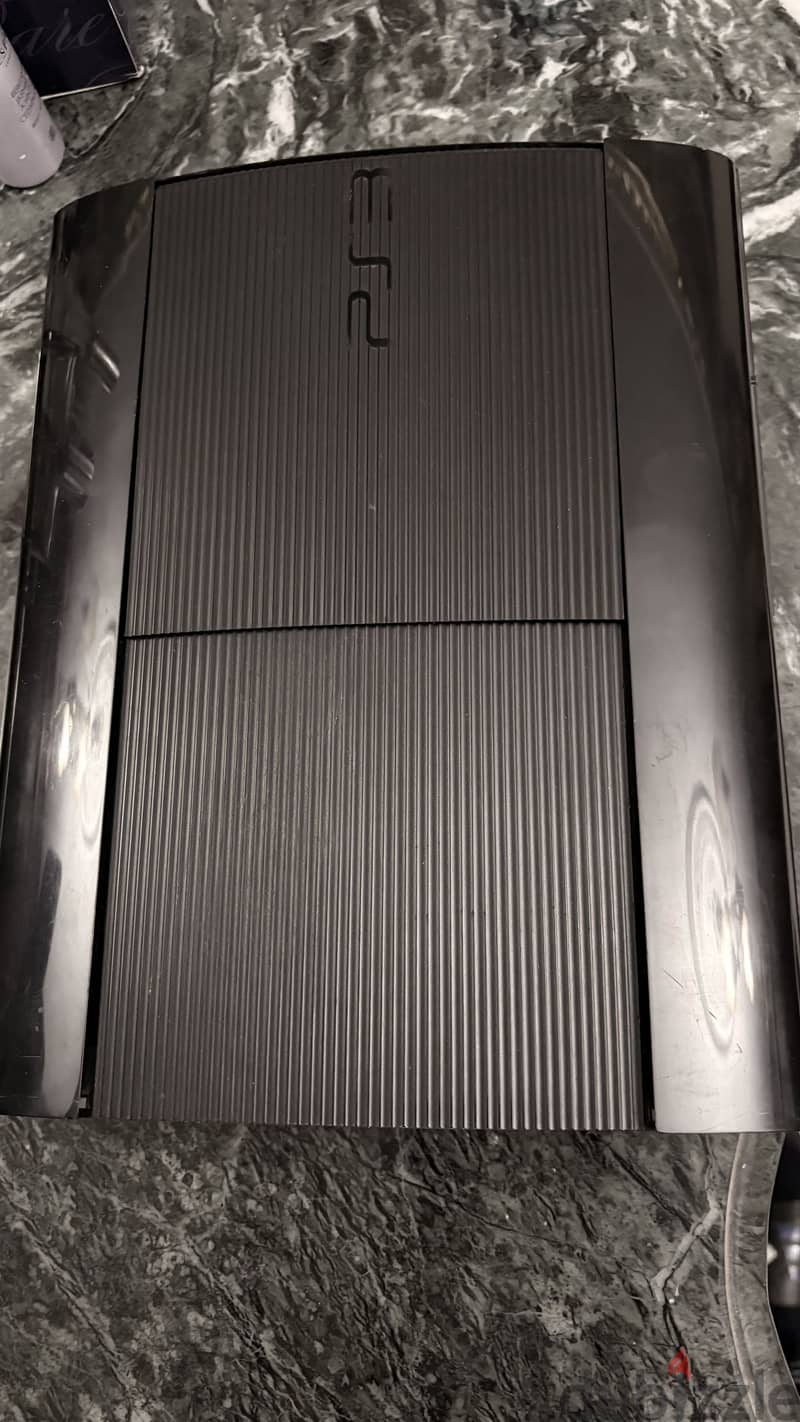 PS3 super slim 1