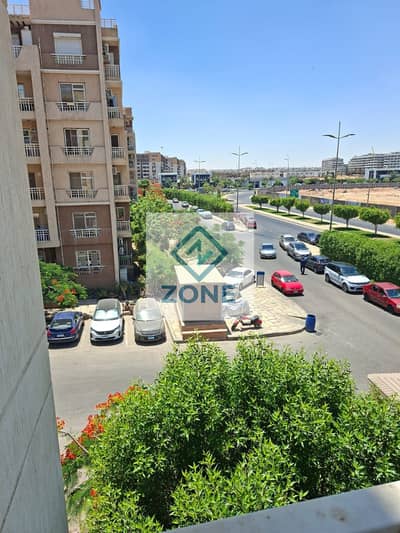 شقه للايجار بمدينتي اول سكن تشطيب خاص دور تاني اما الاستريب مول