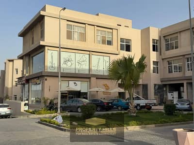 عيادة للبيع استلام فوري بسعر لقطة في اقوي لوكيشن بالشيخ زايد القديمة بجانب النادي الاهلي و الربوة