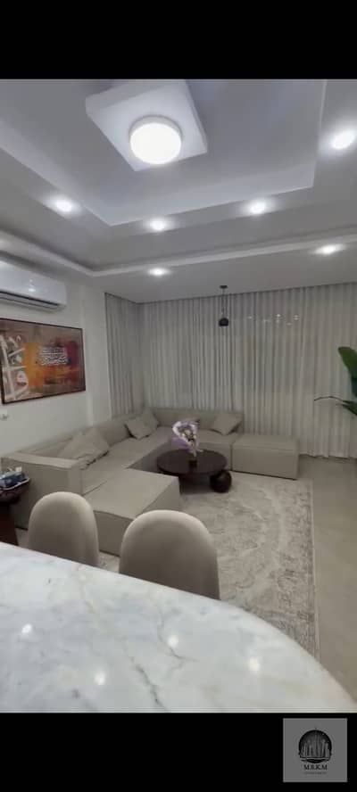 شقة للبيع ف جاردينيا هايتس 3, مساحة 120 متر , غرفتين نوم +حمام تشطيب مودرن