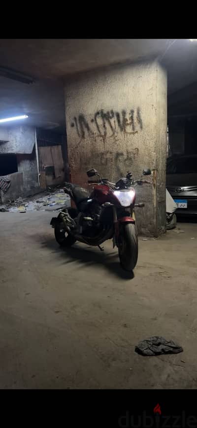Hornet 600