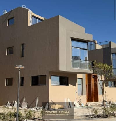 تاون هاوس مميز للبيع في SwanLake West بجوار Palm Hills وNew Giza  فرصة مميزة لامتلاك تاون هاوس داخل أحد أرقى مشروعات غرب القاهرة من حسن علام، بموقع اس