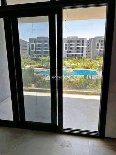 With a 40% discount, receive your apartment immediately in a prime location in 6th of October City, minutes from the Pyramids.