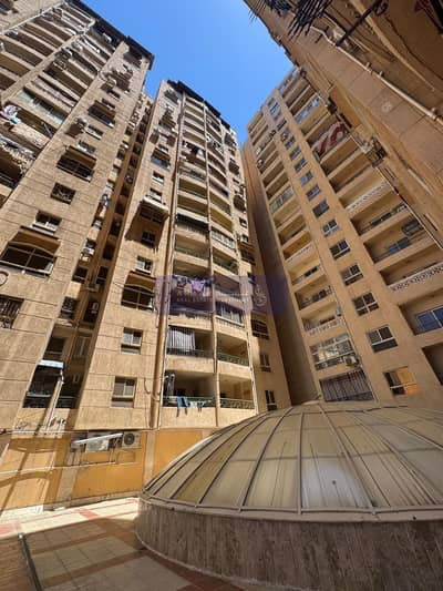 شقة سكنية للبيع في أبراج رويال بلازا (المنتزه)