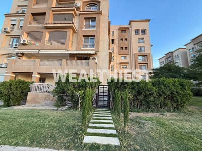 فرص سكنية استثمارية نادرة: وحدة أرضية بإطلالة صريحة على نادي مدينتي للعملاء الذهبيين.
