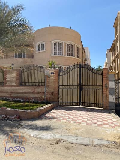 فيلا 585 متر استلام فوري بالحي الاول منطقة 4 التجمع الخامس new cairo 5th settlement