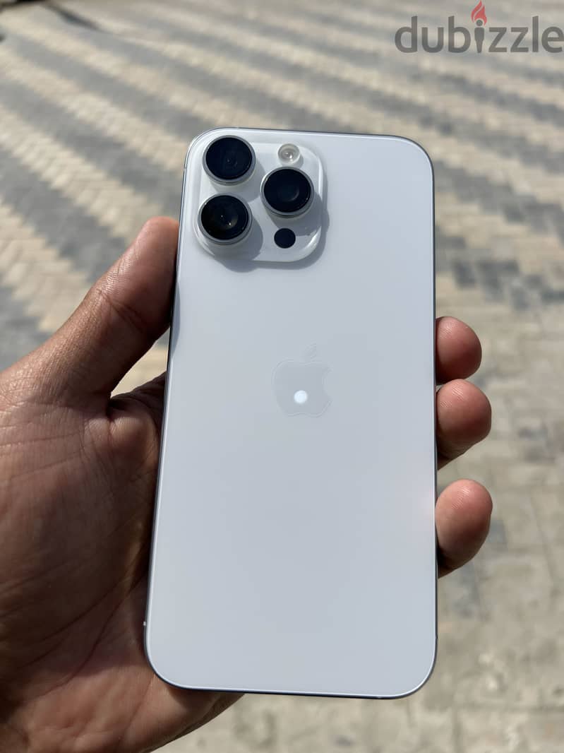 iPhone 16 Pro Max 2
