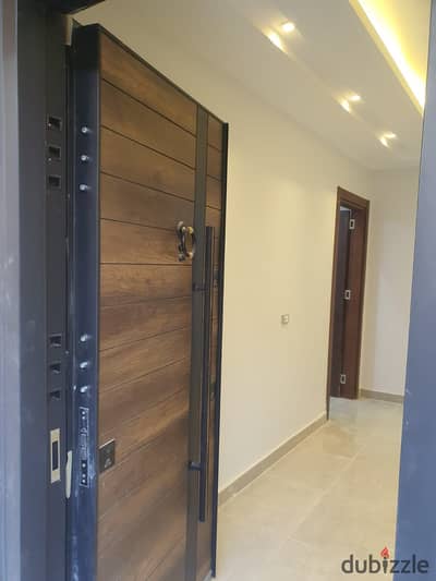  Studio for sale in New Cairo – Fifth Settlement – ​​West Arabella   Prime location in the West Arabella area, close to services and main roads.