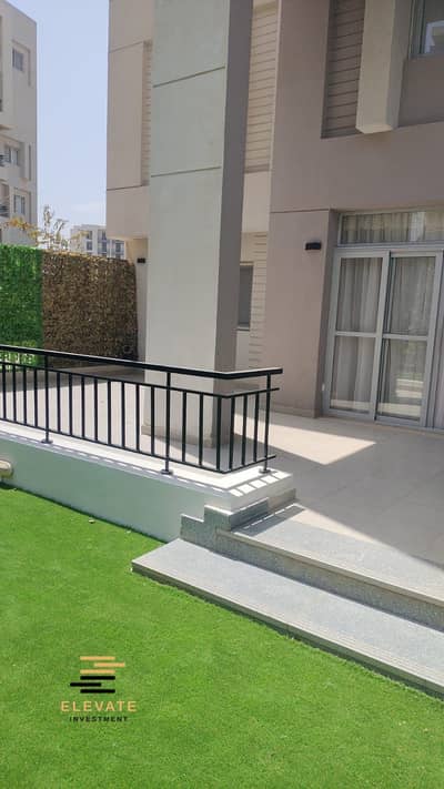Duplex with distinctive finishing, partially furnished with appliances at CFC
