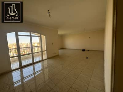 211 sqm apartment for sale in Madinaty, river view, open view, not damaged at all