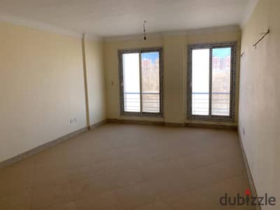 For sale, an apartment in Dar Masr in Al-Qarnfool, New Cairo, directly in front of Gate 24, Al-Rehab, and the Eastern Market, and directly in front of the Security Directorate, with an area of 130 m and a very distinctive view.