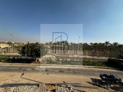 Apartment for sale with a 2-year installment plan in the Fourth District, Obour City. Prime location on the main Line 10 with a view overlooking Orabi Farms, close to the Fifth District, Farid Habib Hospital, Carrefour Obour, and Cairo-Ismailia Road. Easy