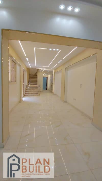 دوبلكس للبيع 350م + 100م جاردن خاصة 3 غرف + غرفة بالبيزمنت | 3 حمامات | 2 ريسبشن | مطبخ | بلكونة | تشطيب كامل على المفتاح. جاهز للسكن فورًا – دوبلكس للبيع 350م + 100م جاردن خاصة 3 غرف + غرفة بالبيزمنت | 3 حمامات | 2 ريسبشن | مطبخ | بلكونة | تشطيب كامل على المفتاح. جاهز للسكن فورًا –
