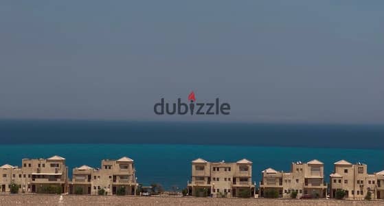 In Sokhna, a two-bedroom chalet with a roof for sale with a view of the sea. Ready to receive in 6 months, available for inspection, actively working, and rentals have already started.