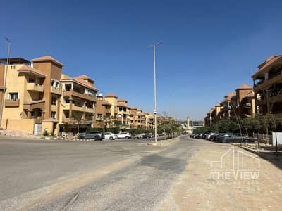 شقه للبيع بحصة ف الارض بفيو مميز فيو  مرحله تانيه الهضبه كمبوند الخمايل Al Khamael Compound  الشيخ زايدنص تشطيب استلام فورى