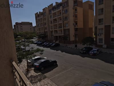 للبيع شقة 96م بمنطقة B11 مجاورة 111، دور أول، فيو مفتوح على الباركينج أمام أول سيزون مول، تشطيب شركة، قريبة جدًا من الخدمات والتخصيص خالص.