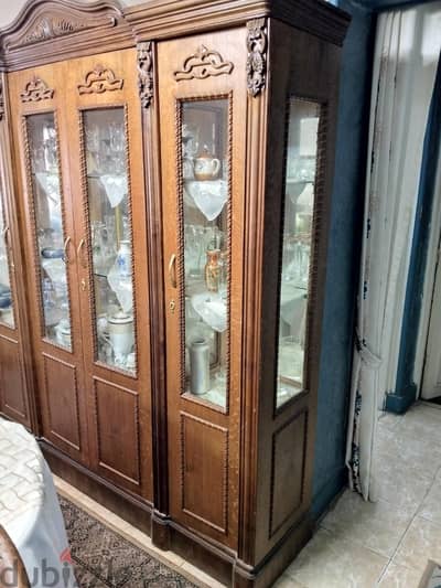نيش زان بالزجاج
