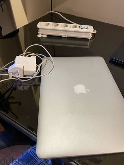 MacBook Air 13-inch (2017) MacBook Air 13-inch (2017)