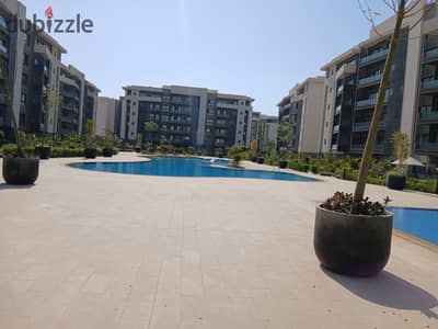 Apartment 188m for rent in Privado Madinaty, first occupancy, 4 master bedrooms, 5 bathrooms, maid's room with bathroom, pool view, 5 air conditioners