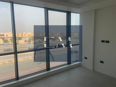 عيادة للإيجار بالتكييفات،موقع مميز بالجولدن سكوير