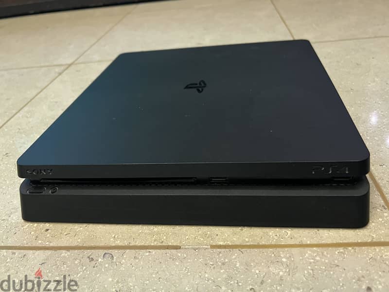 Playstation 4 Slim 1