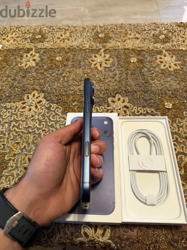 Apple - iPhone 17 Pro Max 2