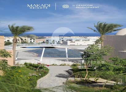 Chalet with a distinctive open view of the lagoons, very close to the sea.
