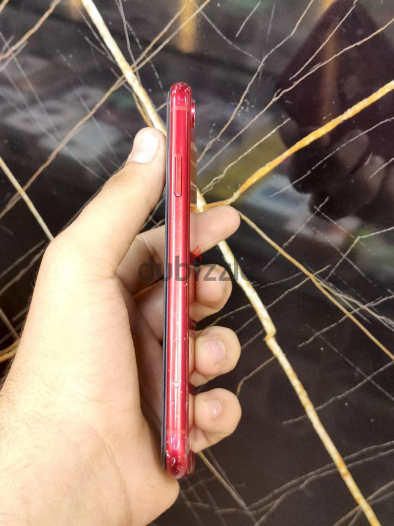Apple - iPhone XR 4
