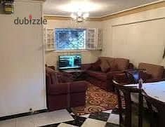 روف بالسطح مفروشة فرش بيتي للايجار السنوي اسره أو عريس أو شركة 3 غرف نوم ريسبشن قطعتين مطبخ حمام الدور التامن علوي يوجد جميع المرافق مياه وكهرباء واسانسير بالإسكندرية العجمي الكيلو21 بشاطئ النخيل بموقع متميز جدا