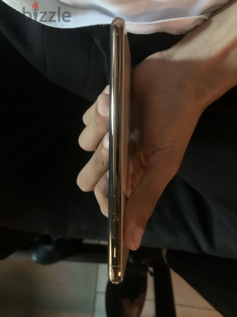 Apple - iPhone XS Max 2