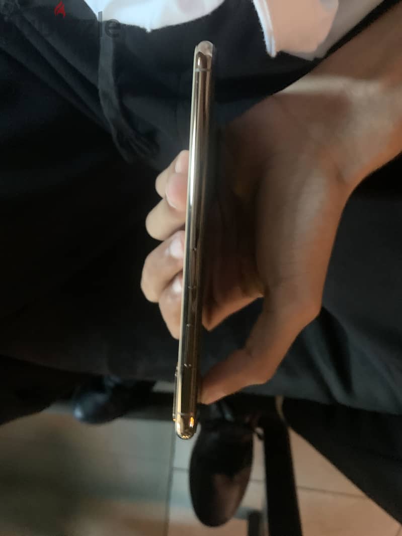 Apple - iPhone XS Max 3