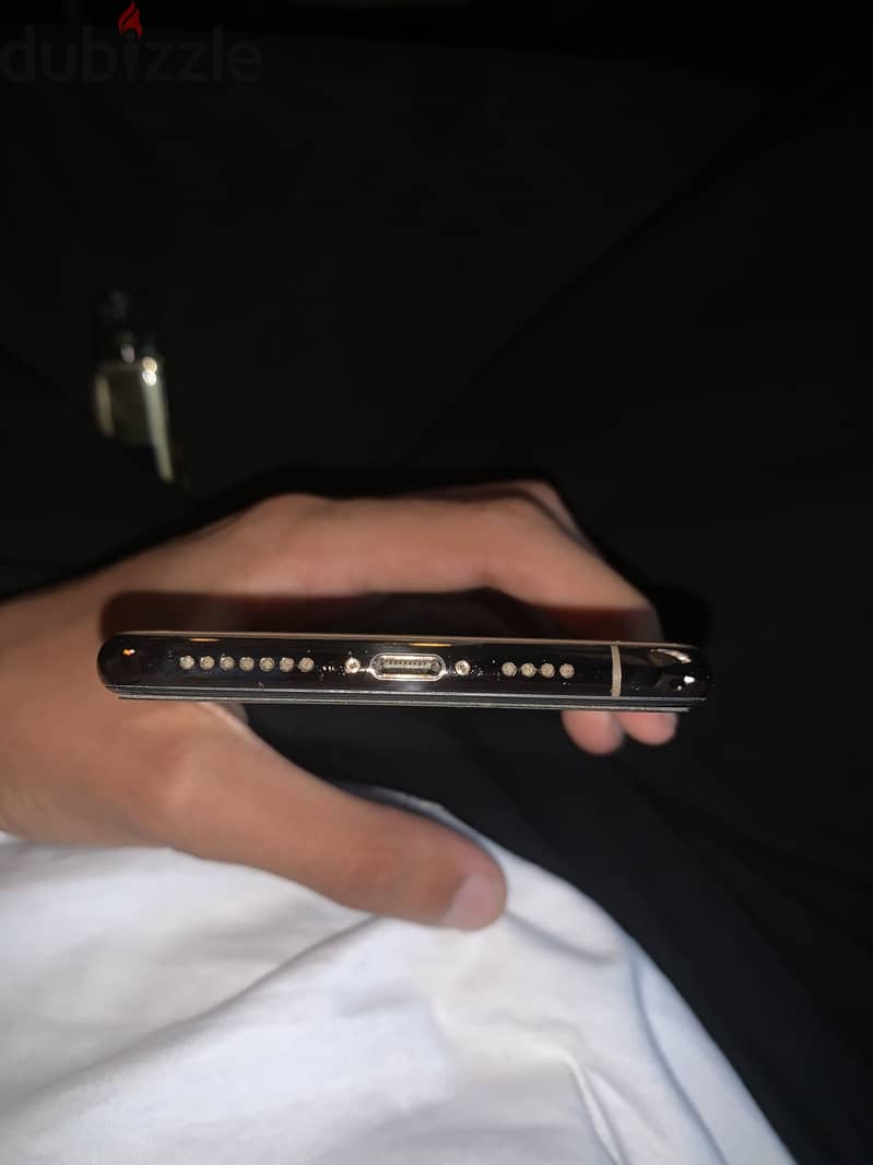 Apple - iPhone XS Max 4