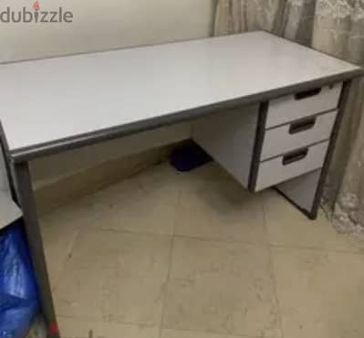 مكتب متر ونص نضيف جدا