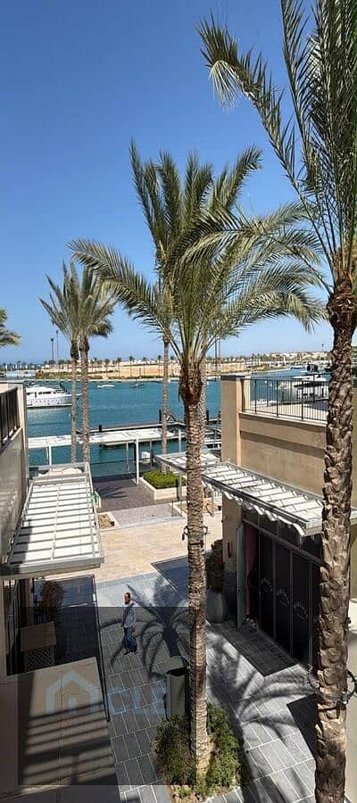 شاليه مفروش فاخر للبيع في موقع مميز مارينا مراسي , سيدي عبد الرحمن , الساحل الشمالي باطلالة على المارينا مساحته 144 م , يحتوي على غرفتين نوم و 2 حمام شاليه مفروش فاخر للبيع في موقع مميز مارينا مراسي , سيدي عبد الرحمن , الساحل الشمالي باطلالة على المارينا مساحته 144 م , يحتوي على غرفتين نوم و 2 حمام