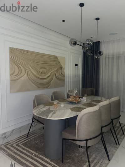 8 seaters dining table as new