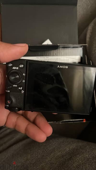 Compact camera ( كاميرا فلوقات )