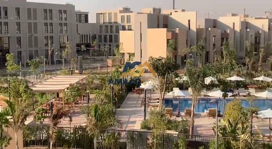 Amazing  Townhouse for Sale in District 5 Marakez in New Cairo Facing the Clubhouse 4 Bedrooms