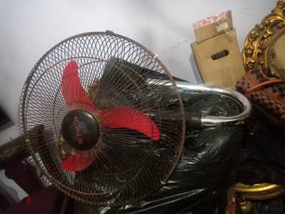 مروحة حائط