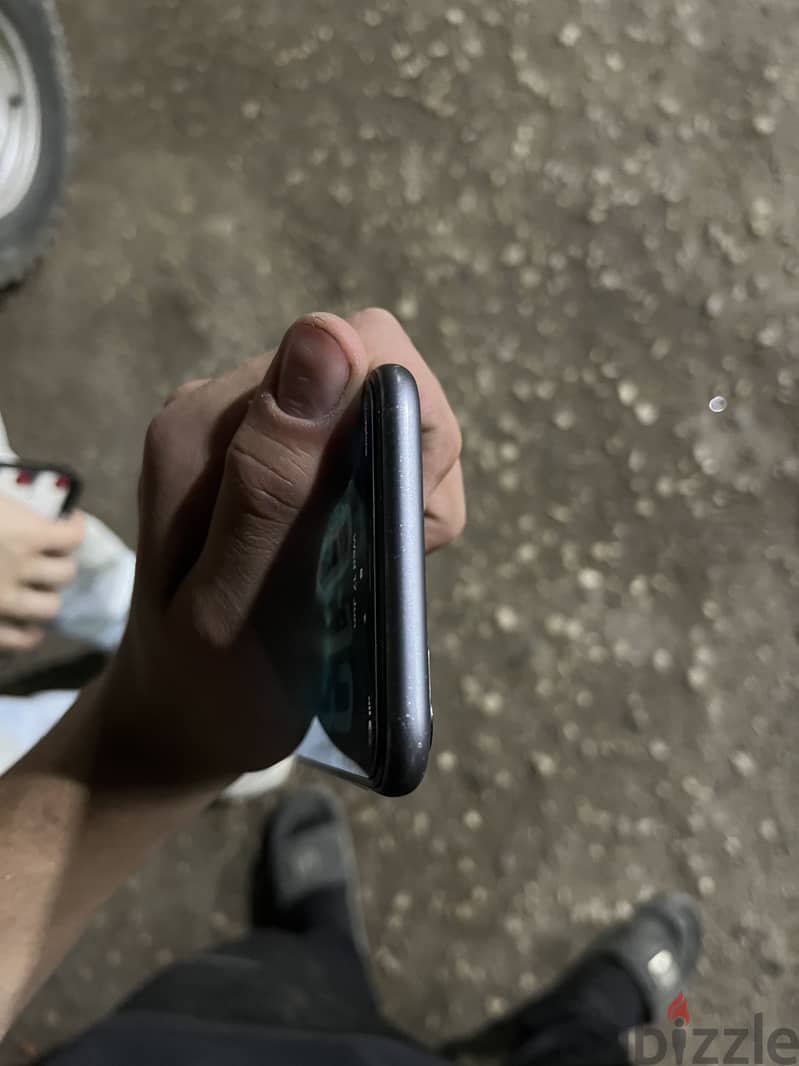 Apple - iPhone 11 5