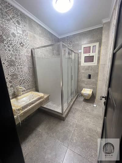 شقة للإيجار بالمطبخ في النرجس عمارات – 185 متر – أول سكن