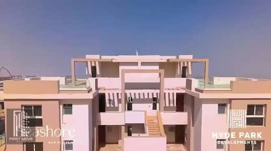 شالية تشطيب كامل استلام سنة في الساحل الشمالي بالقرب من مطار العلمين في قرية سي شور seashore