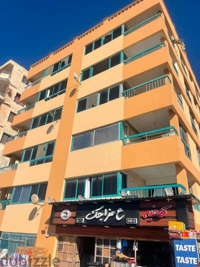 شقة للبيع في الاسكندرية في النخيل اول نمرة علي البحر